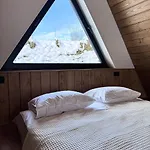 Chalet Lofty House Mountain Tustan